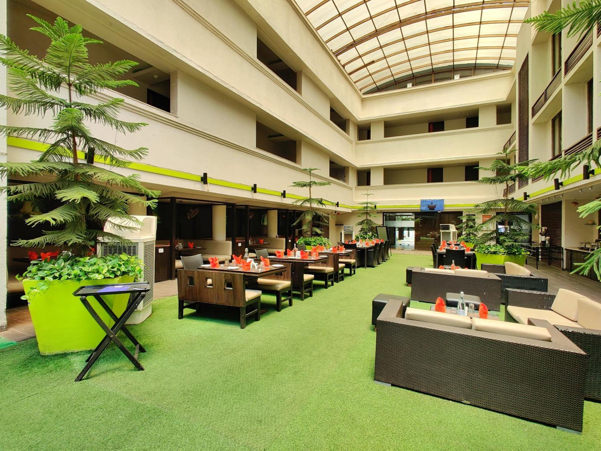 Citrus Hotel Lonavala Luaran gambar