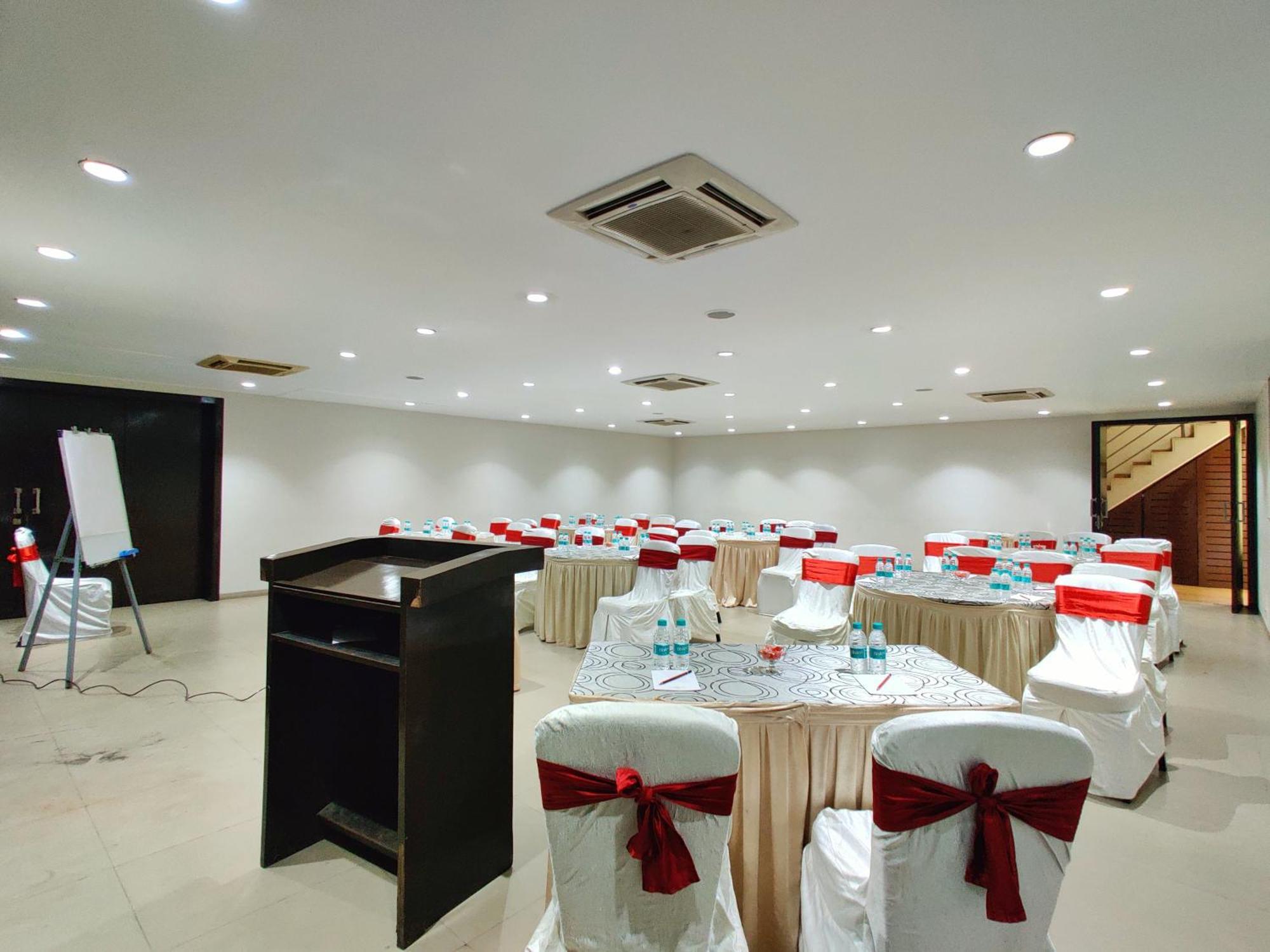 Citrus Hotel Lonavala Luaran gambar