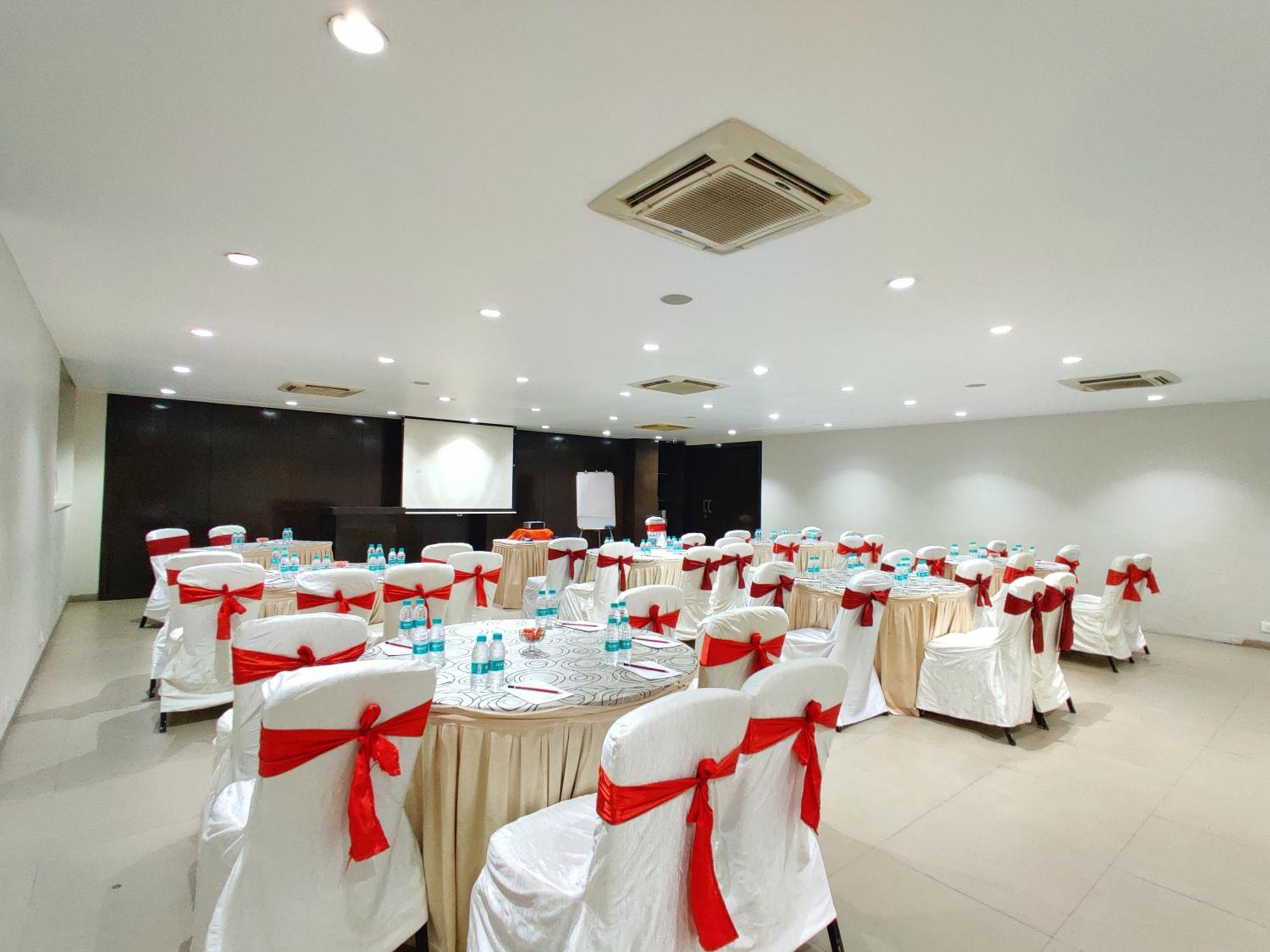 Citrus Hotel Lonavala Luaran gambar